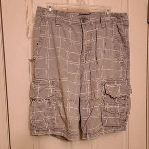 American Rag men's 32 cargo shorts